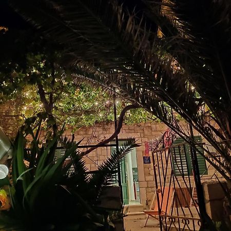 Beach House Gusla คอมีชา ภายนอก รูปภาพ