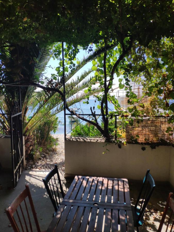 Beach House Gusla คอมีชา ภายนอก รูปภาพ