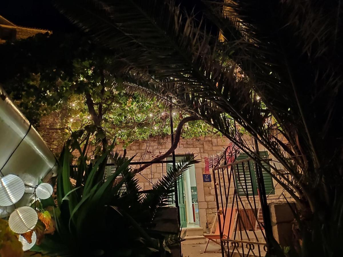 Beach House Gusla คอมีชา ภายนอก รูปภาพ